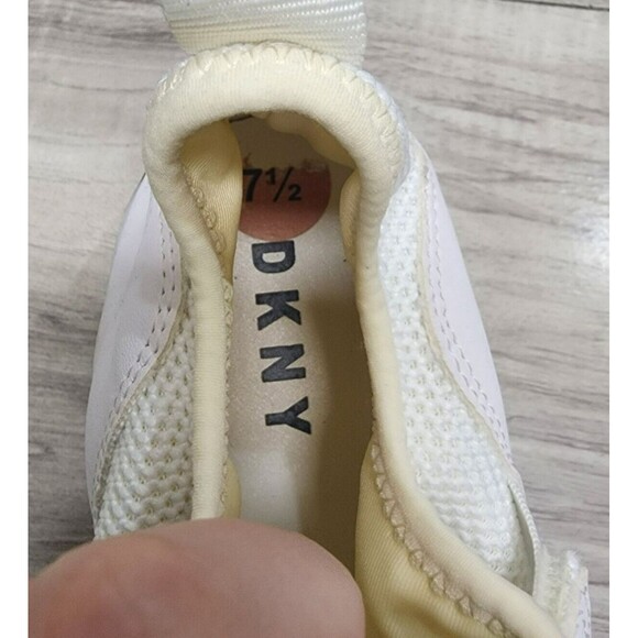 DKNY Slip-on White Sneaker Woman Size 7.5 - Picture 10 of 11